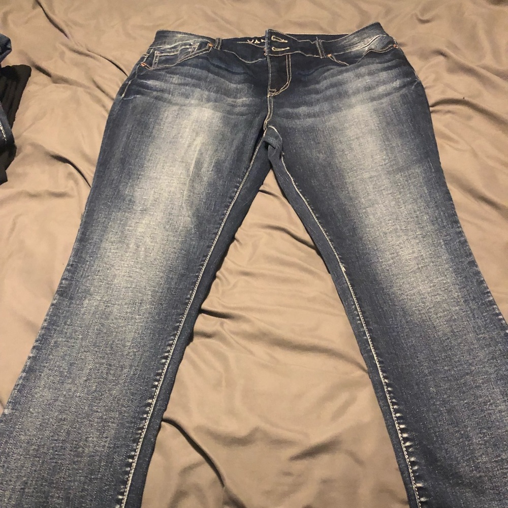 Vanity Curvy Jeans